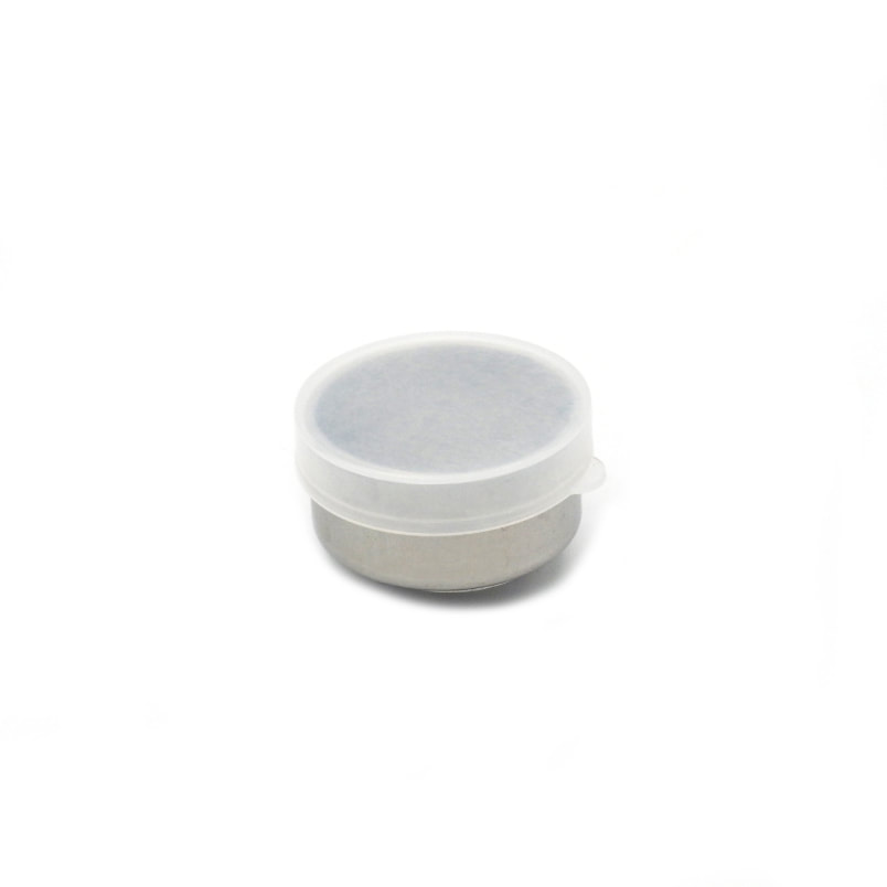 Gobelet en métal avec couvercle en plastique (simple) - 1,5" de diamètre x 3/4" de hauteur
