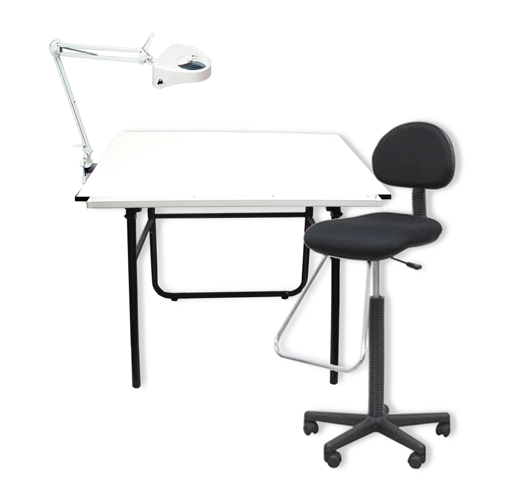 Ensemble De Table, Lampe Et Chaise